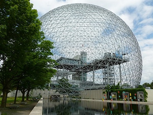 Dôme géodésique conçu par Richard Buckminster Fuller